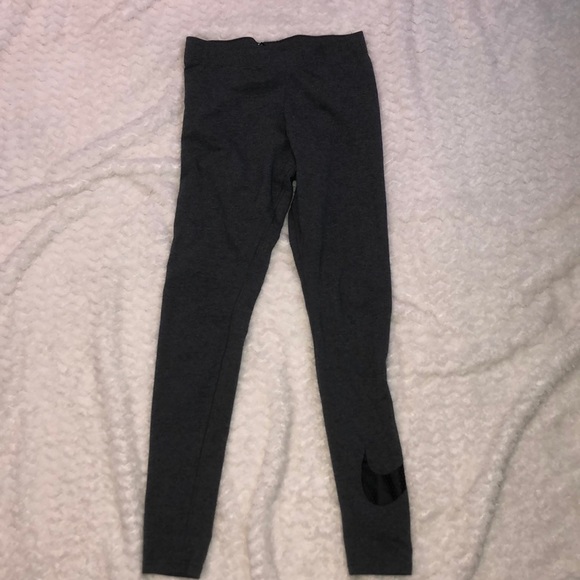 🖤NIKE LEGGINGS🖤 - Picture 2 of 3